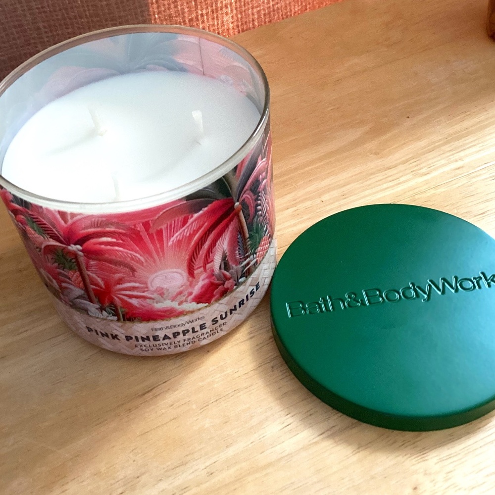 New Bath & Body Works pink pineapple candle